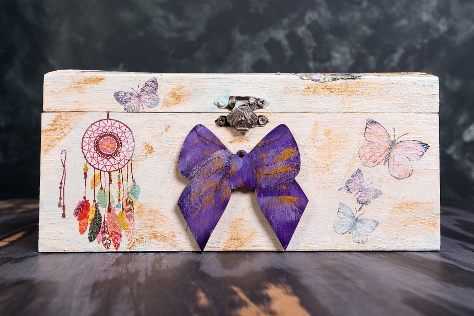 Caseta de Bijuterii cu tehnica Decoupage