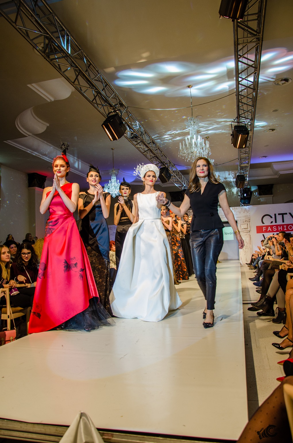 Romanita Iovan fashion designer 31 ani activitate