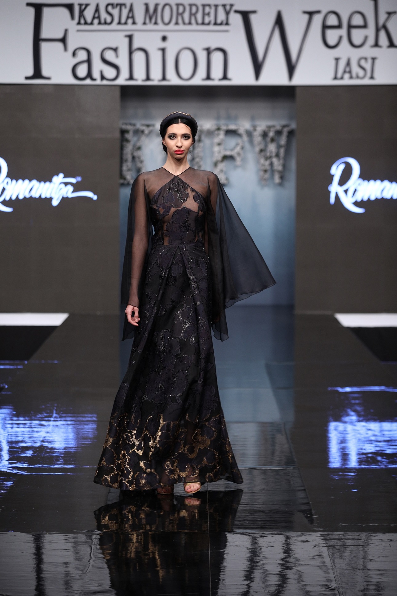 Romanita Iovan fashion designer 31 ani activitate