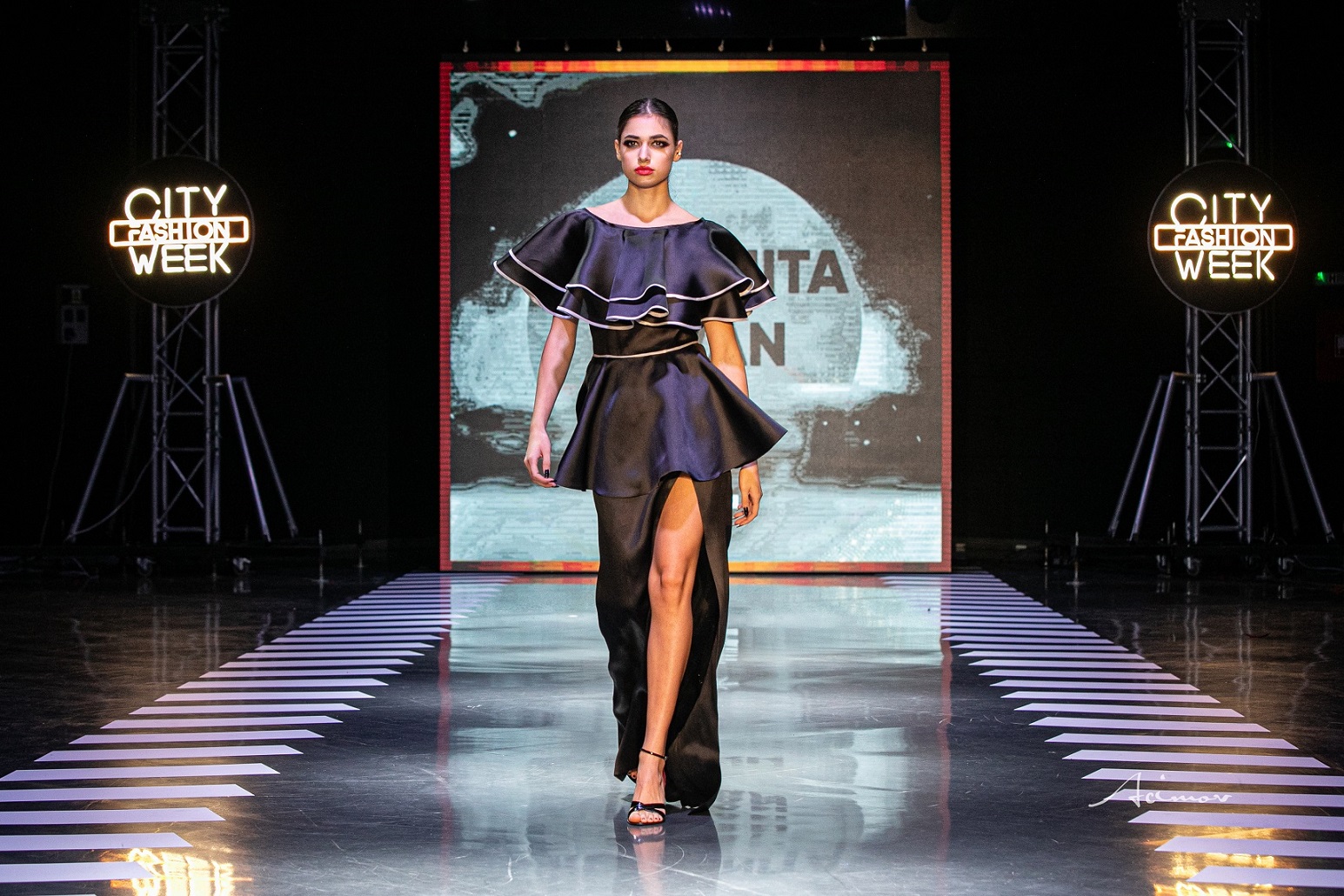 Romanita Iovan fashion designer 31 ani activitate