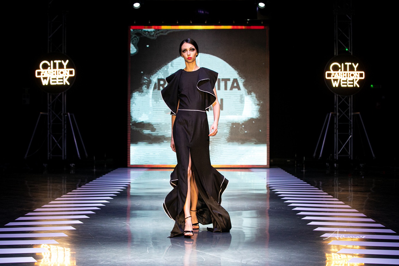 Romanita Iovan fashion designer 31 ani activitate