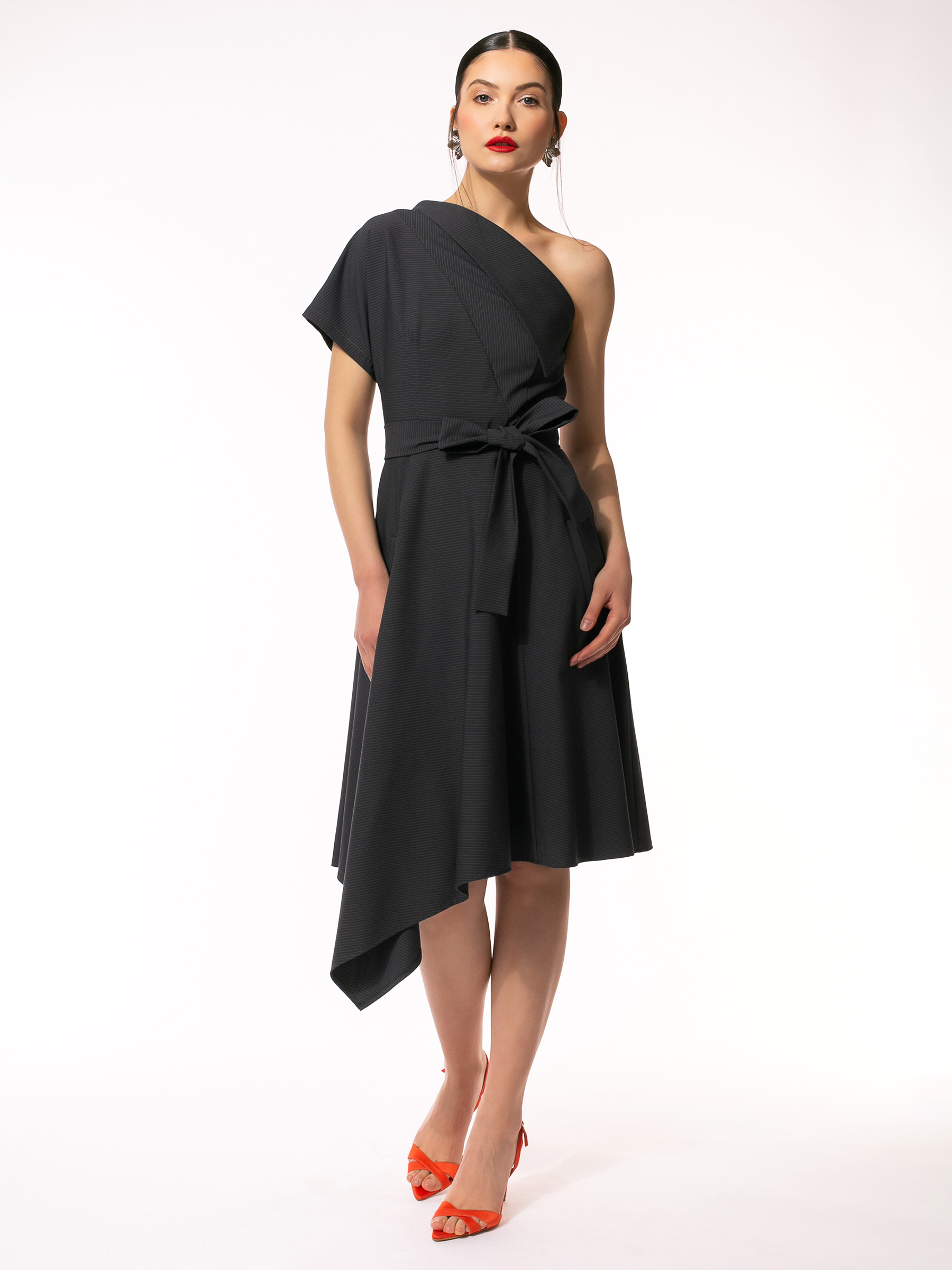 rochie-asimetrica-neagra-designeri-romani